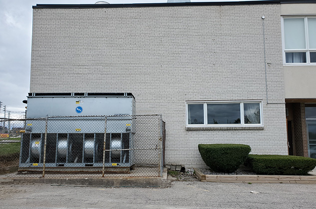 Ammonia chiller for curling club