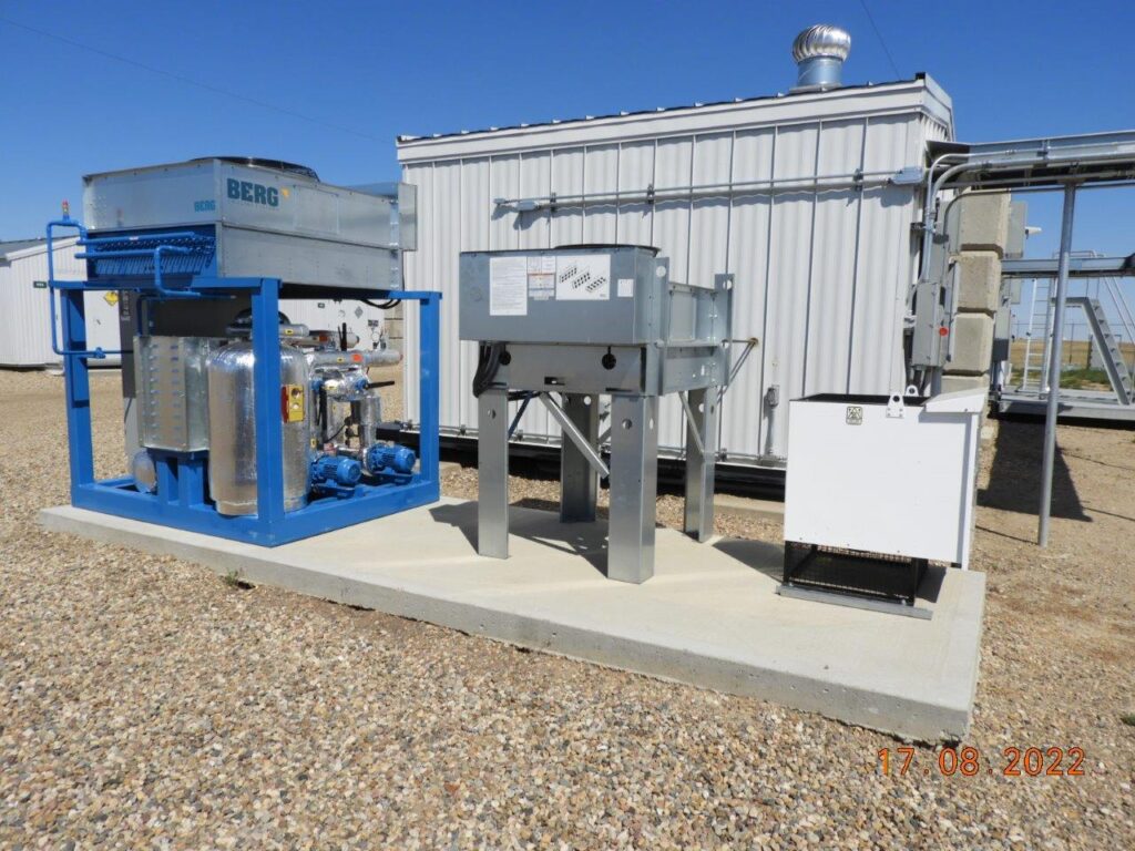 Package Air-Cooled Outdoor Chiller for additional cooling at CFB Suffield